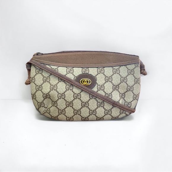 Gucci Handbags - ** SOLD ** Gucci 80’s Vintage Pochette shoulder bag